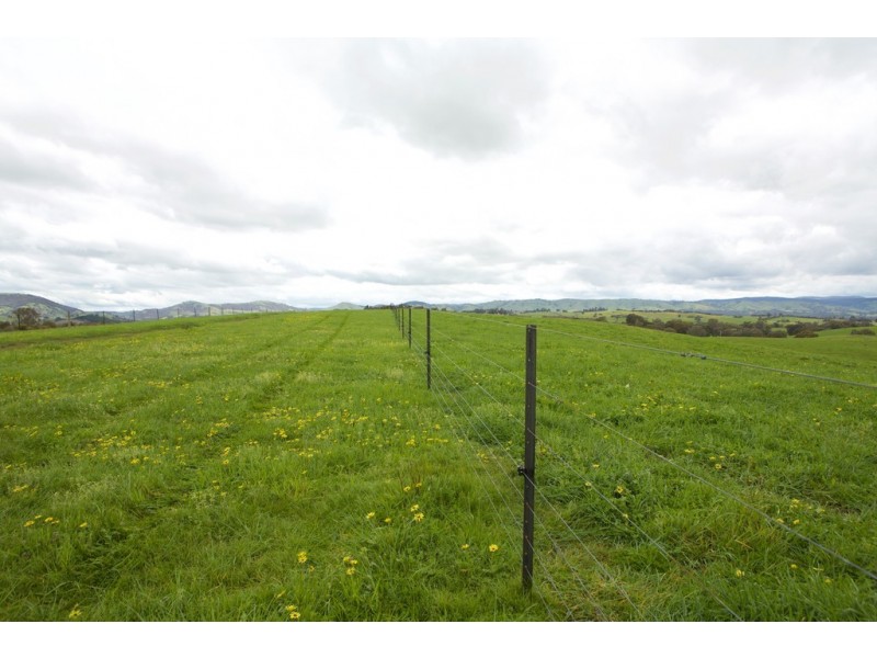 935 Highlands Road, Whiteheads Creek VIC 3660