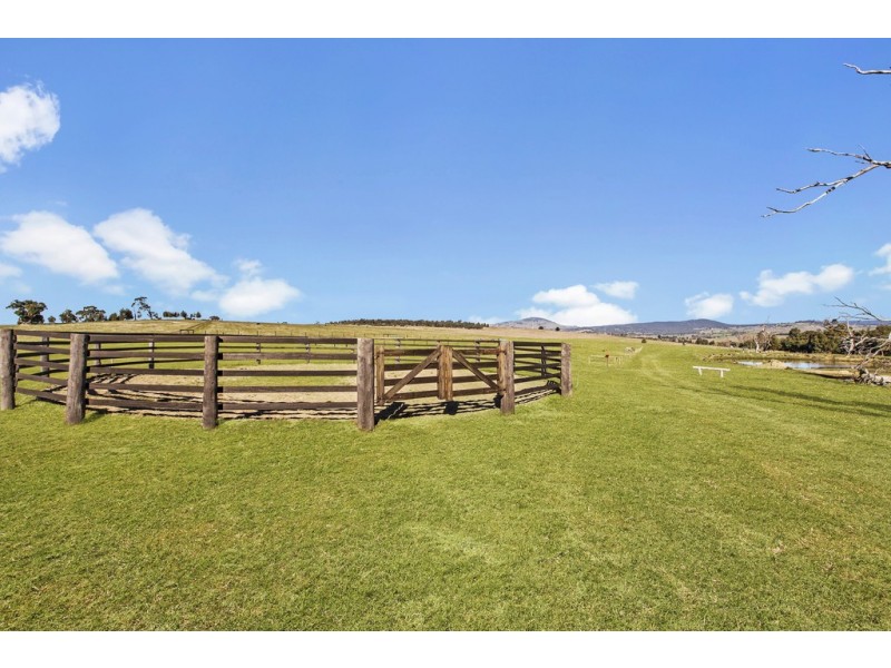 55 McIntosh Lane, Nulla Vale VIC 3435