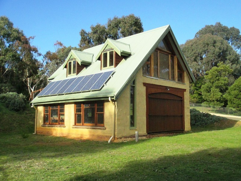 49 HALLS FLAT ROAD, Alexandra VIC 3714