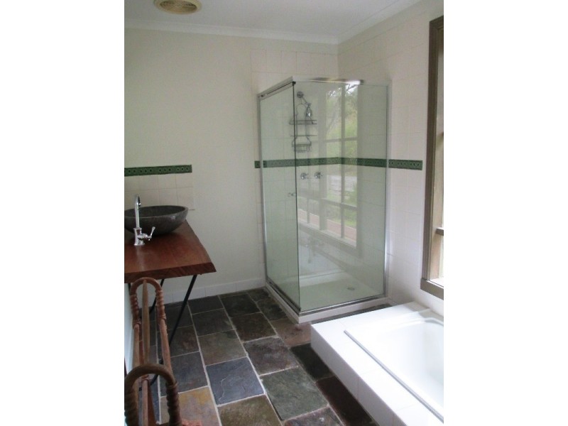 49 HALLS FLAT ROAD, Alexandra VIC 3714