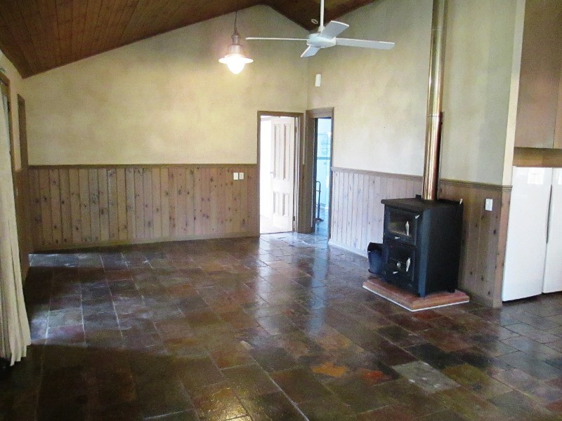 49 HALLS FLAT ROAD, Alexandra VIC 3714