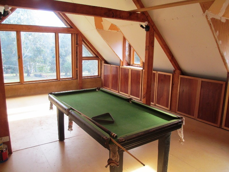 49 HALLS FLAT ROAD, Alexandra VIC 3714