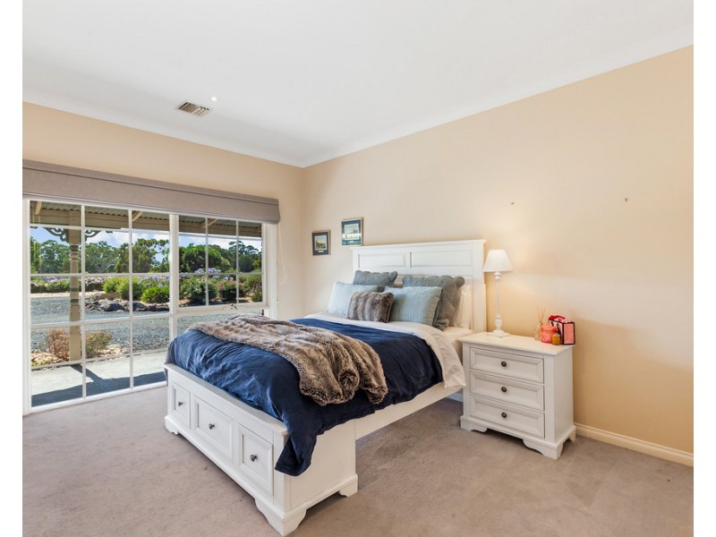 7 Kurkurac Court, High Camp VIC 3764