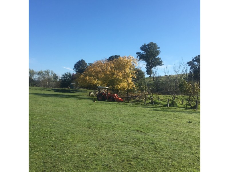 104-106 Bleases Lane, Yarra Glen VIC 3775