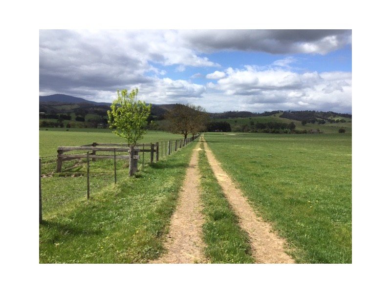 104-106 Bleases Lane, Yarra Glen VIC 3775