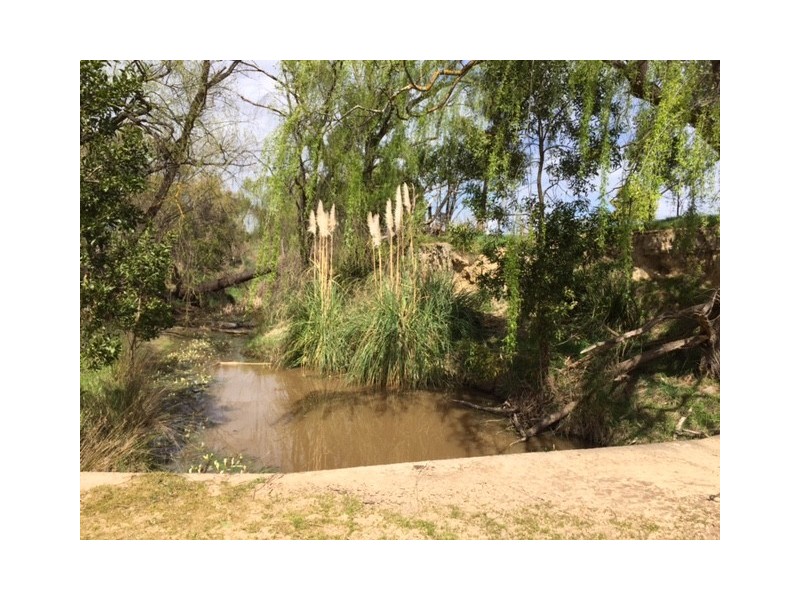 104-106 Bleases Lane, Yarra Glen VIC 3775