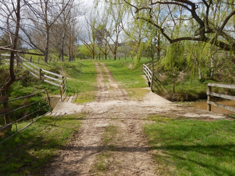 104-106 Bleases Lane, Yarra Glen VIC 3775