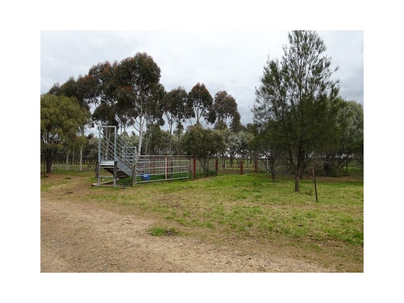 537 MITIAMO ROAD, Echuca VIC 3564