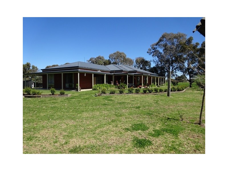 592 LOOKER ROAD, Echuca VIC 3564