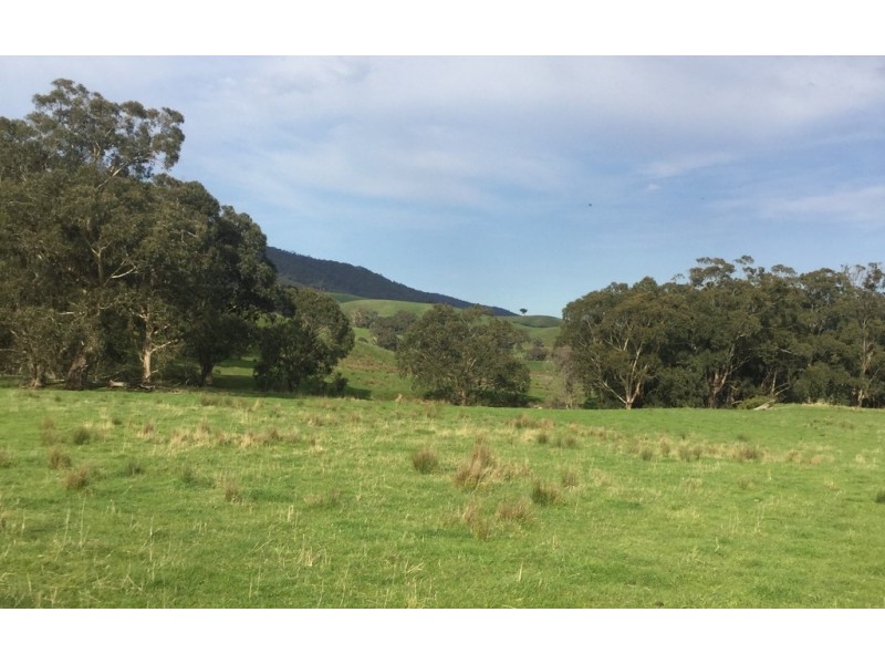 Part 325 Switzerland Road, Ghin Ghin VIC 3717