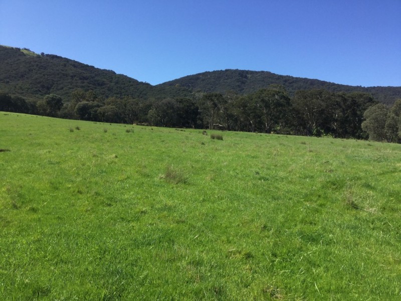 Part 325 Switzerland Road, Ghin Ghin VIC 3717