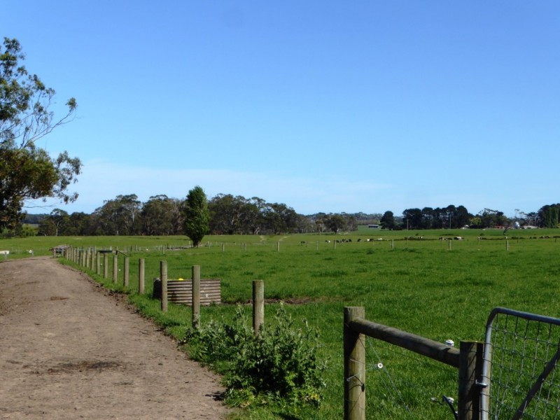 130 and 138 Rooneys Road, Panmure VIC 3265