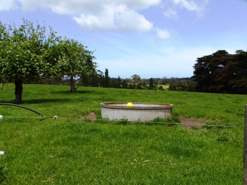 130 and 138 Rooneys Road, Panmure VIC 3265