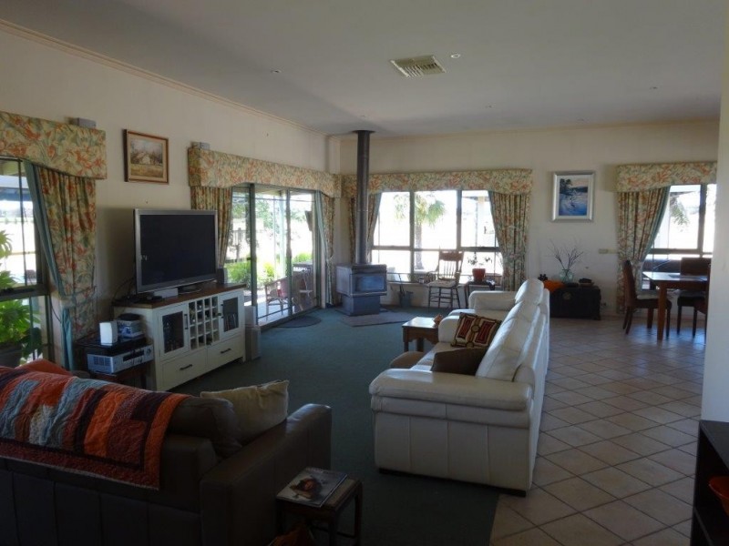 446 Perricoota Road, Moama NSW 2731