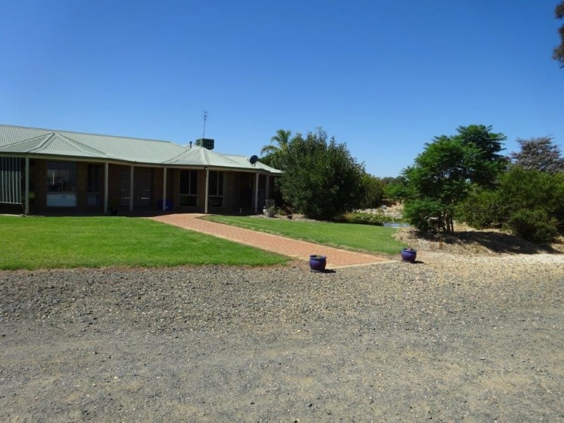 894 COBB HIGHWAY, Moama NSW 2731