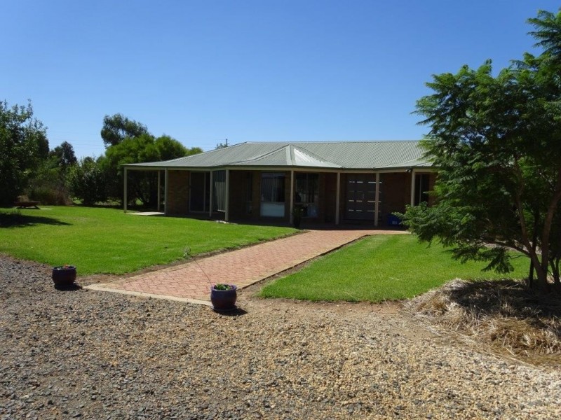 894 COBB HIGHWAY, Moama NSW 2731