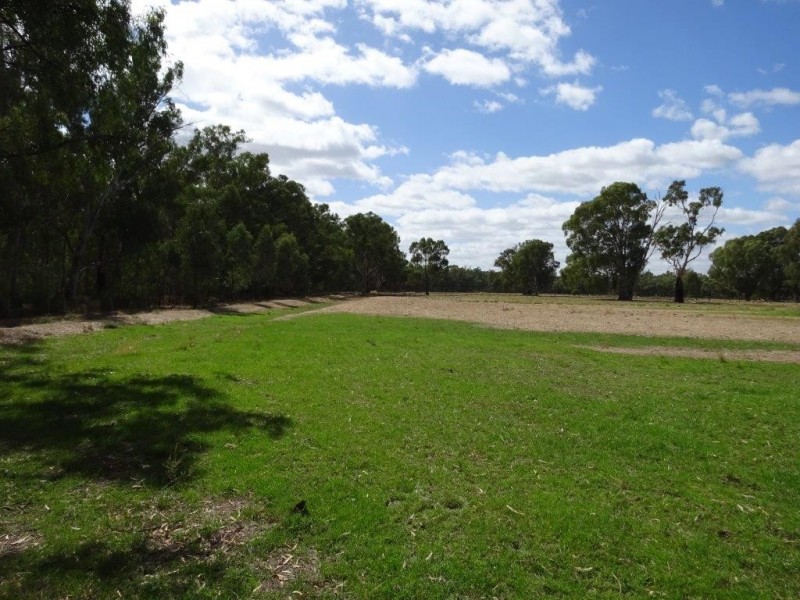 114 Simmie Road, Echuca VIC 3564