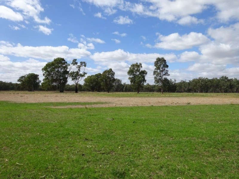 114 Simmie Road, Echuca VIC 3564