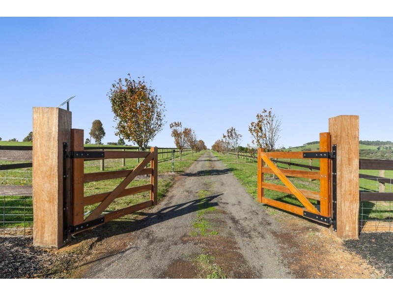 10 Olive Court, Kilmore East VIC 3764