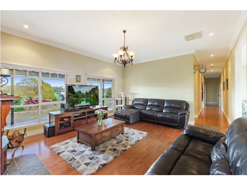 10 Olive Court, Kilmore East VIC 3764