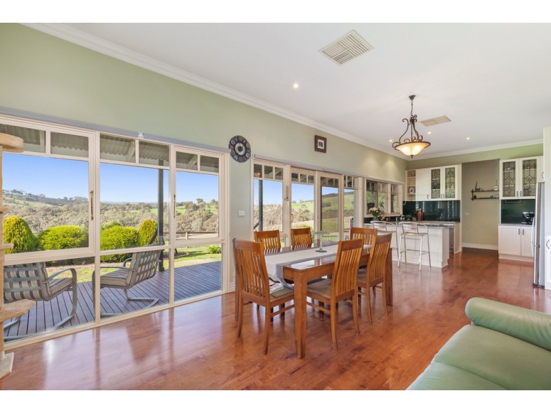 10 Olive Court, Kilmore East VIC 3764