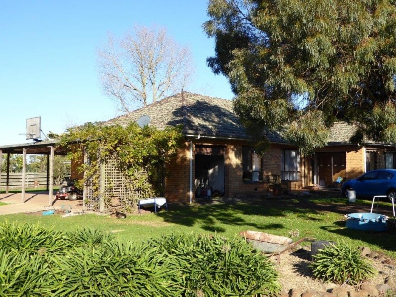 950 CASTLE CAREY ROAD, Terang VIC 3264