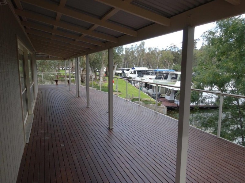 … Perricoota Road, Moama NSW 2731