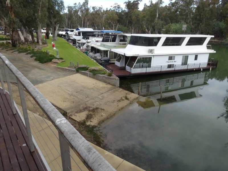 … Perricoota Road, Moama NSW 2731