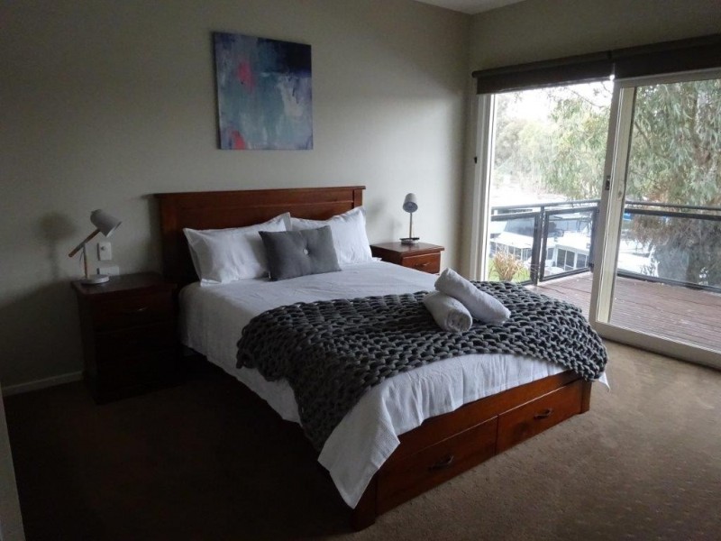 … Perricoota Road, Moama NSW 2731