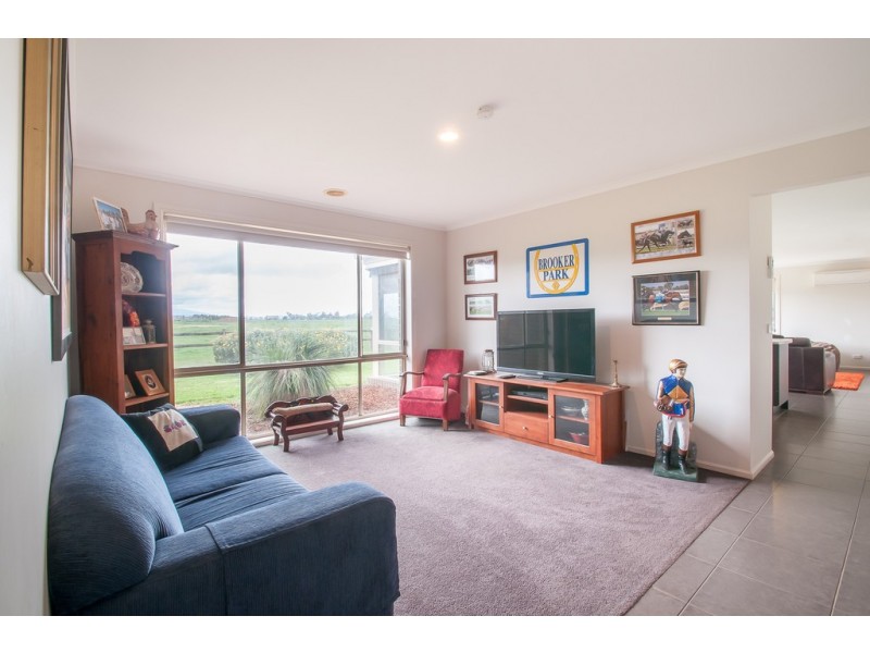 135 BROOKERS ROAD, Darnum VIC 3822