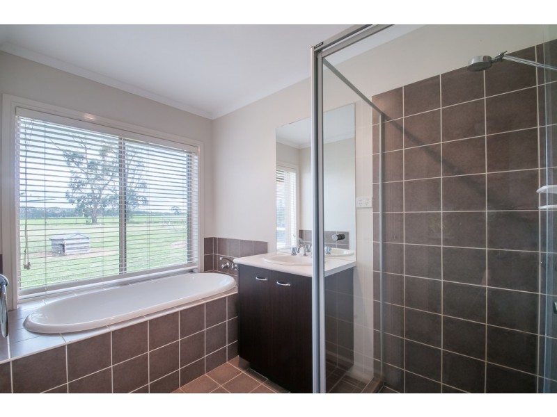 135 BROOKERS ROAD, Darnum VIC 3822