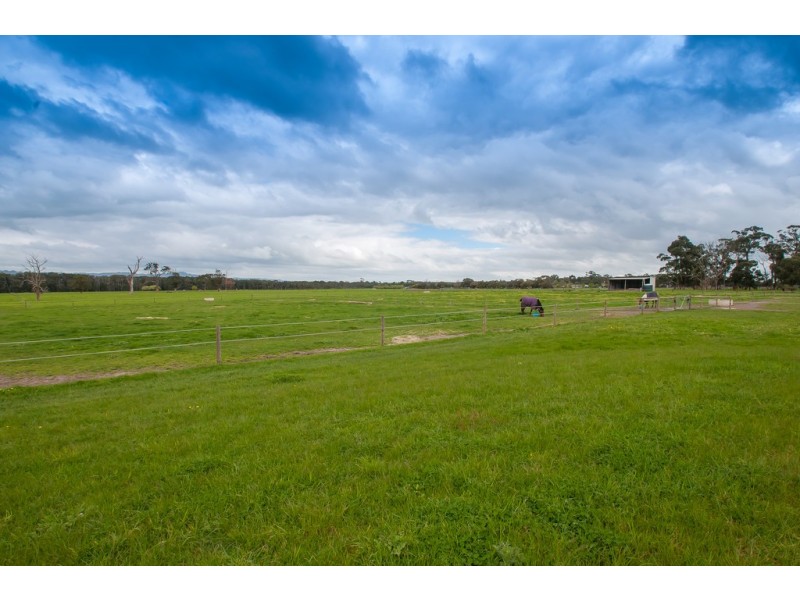 135 BROOKERS ROAD, Darnum VIC 3822