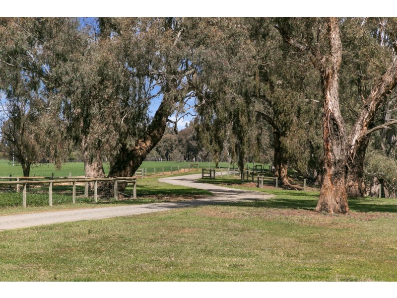 305 and 320 Ross Road, Arcadia VIC 3631