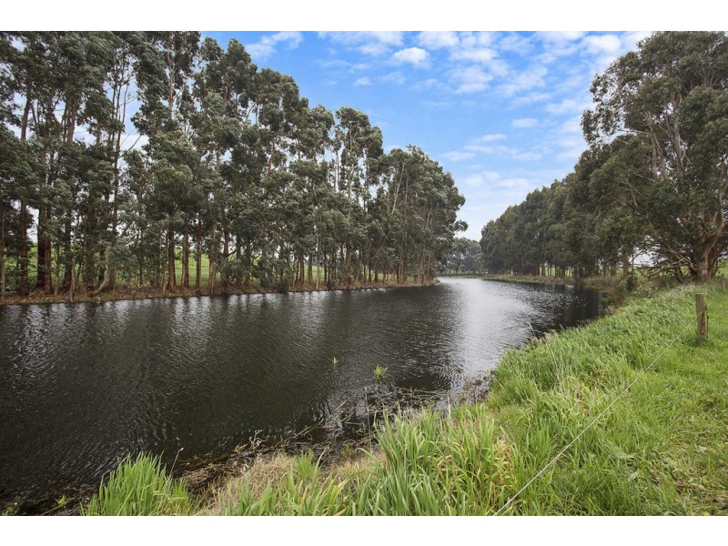 138 HALLOWELLS ROAD, Cudgee VIC 3265