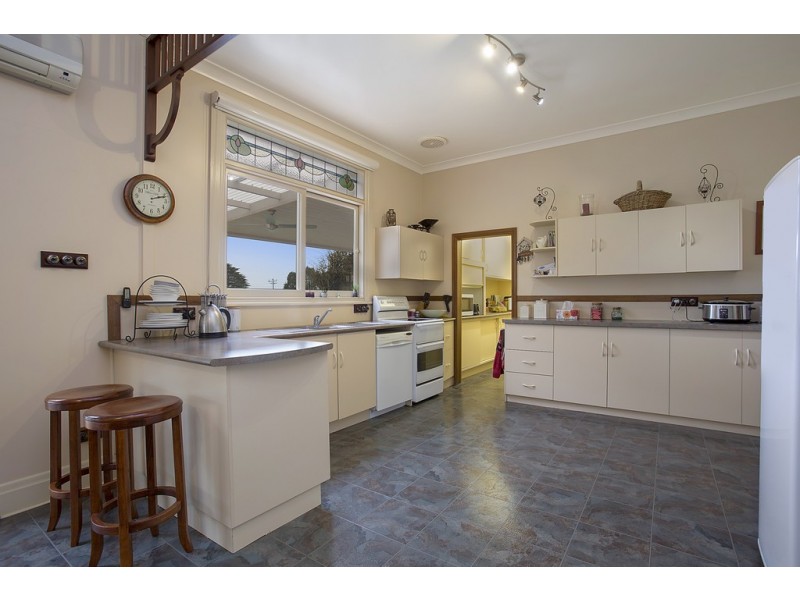 138 HALLOWELLS ROAD, Cudgee VIC 3265