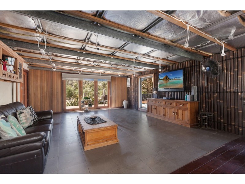 37 Dry Creek Crescent, Wandong VIC 3758