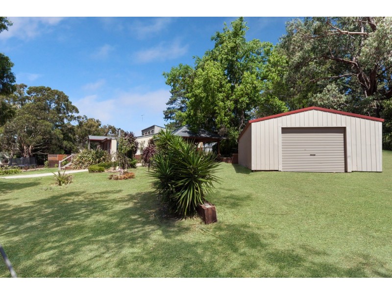 37 Dry Creek Crescent, Wandong VIC 3758