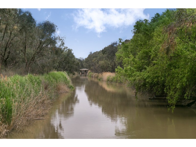 18 Lyons Road, Milnes Bridge VIC 3579