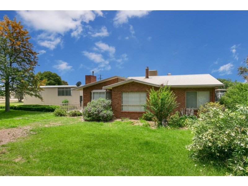 18 Lyons Road, Milnes Bridge VIC 3579