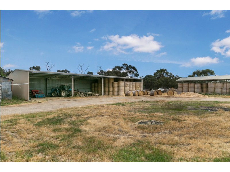 18 Lyons Road, Milnes Bridge VIC 3579