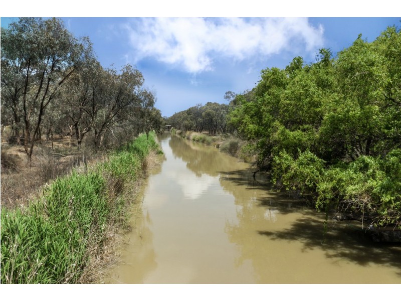 18 Lyons Road, Milnes Bridge VIC 3579