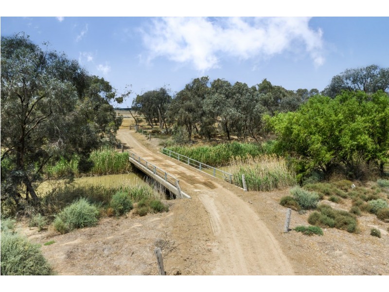 18 Lyons Road, Milnes Bridge VIC 3579