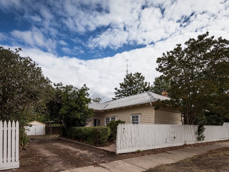 4 Aitken St, Alexandra VIC 3714