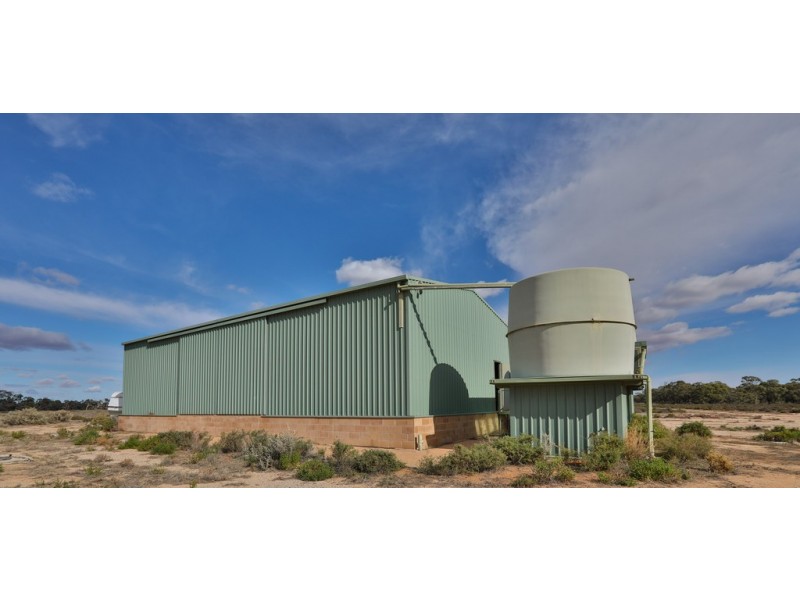 - Old Mail Road, Cullulleraine VIC 3496