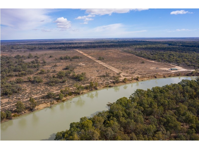 - Old Mail Road, Cullulleraine VIC 3496