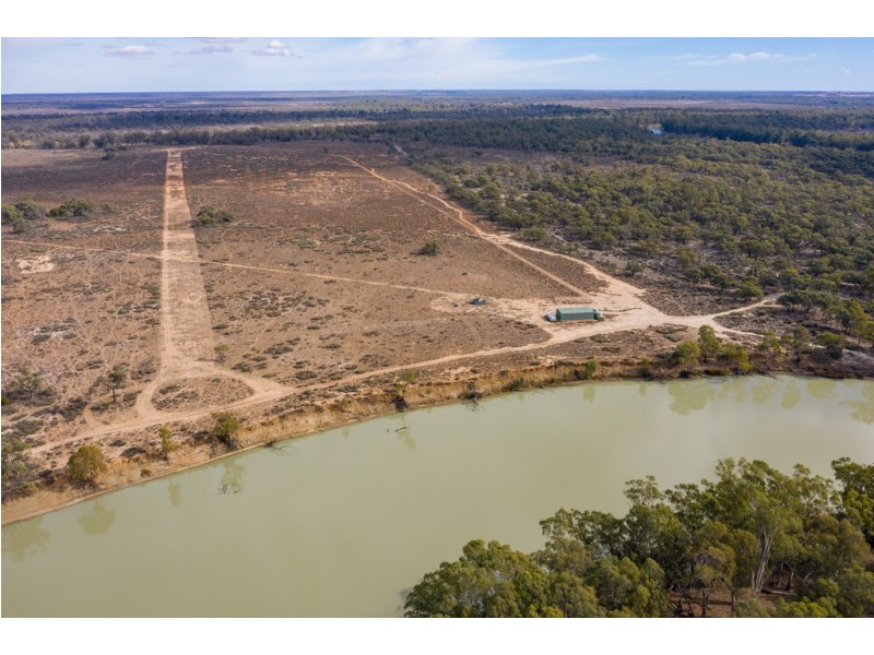 - Old Mail Road, Cullulleraine VIC 3496