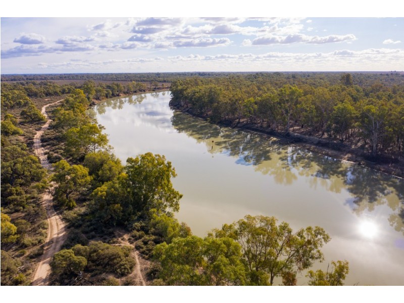 - Old Mail Road, Cullulleraine VIC 3496