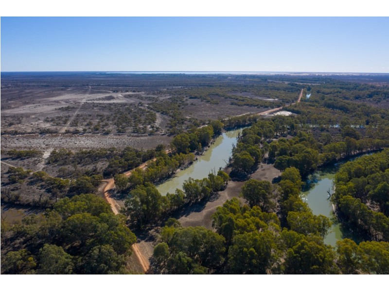 - Rufus River Road, Wentworth NSW 2648