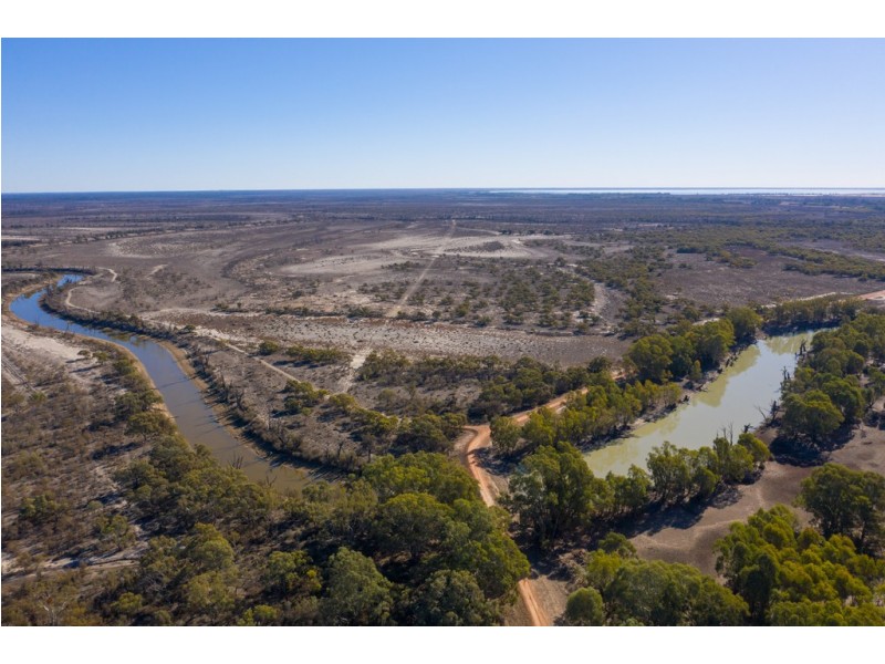 - Rufus River Road, Wentworth NSW 2648