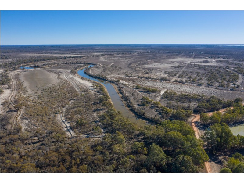 - Rufus River Road, Wentworth NSW 2648